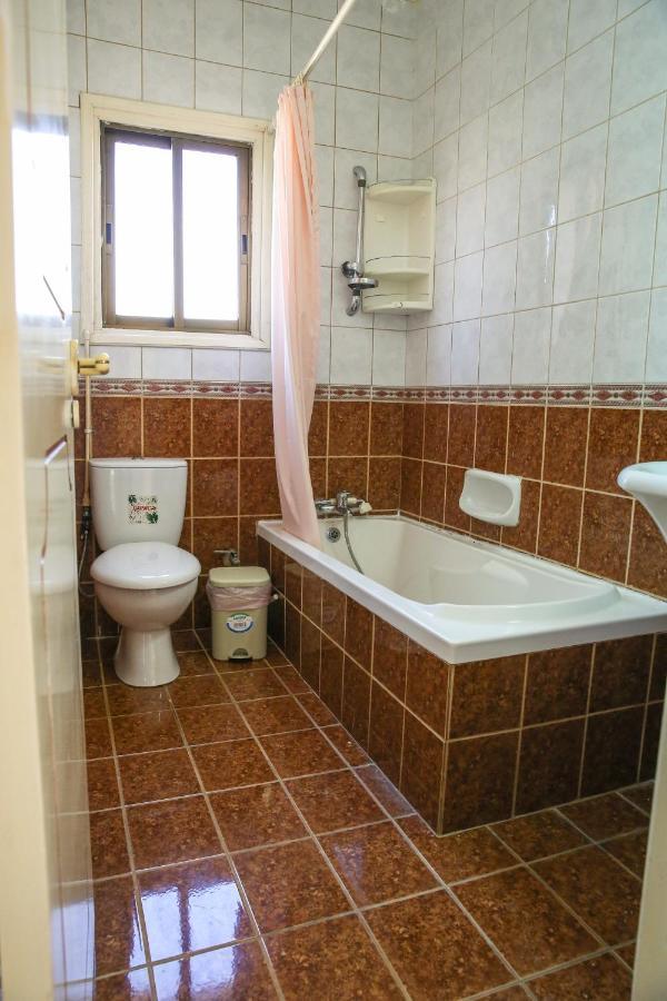 Spacious 2 Bedroom Appartment Near Mall -Internet 1Gbps Пафос Экстерьер фото