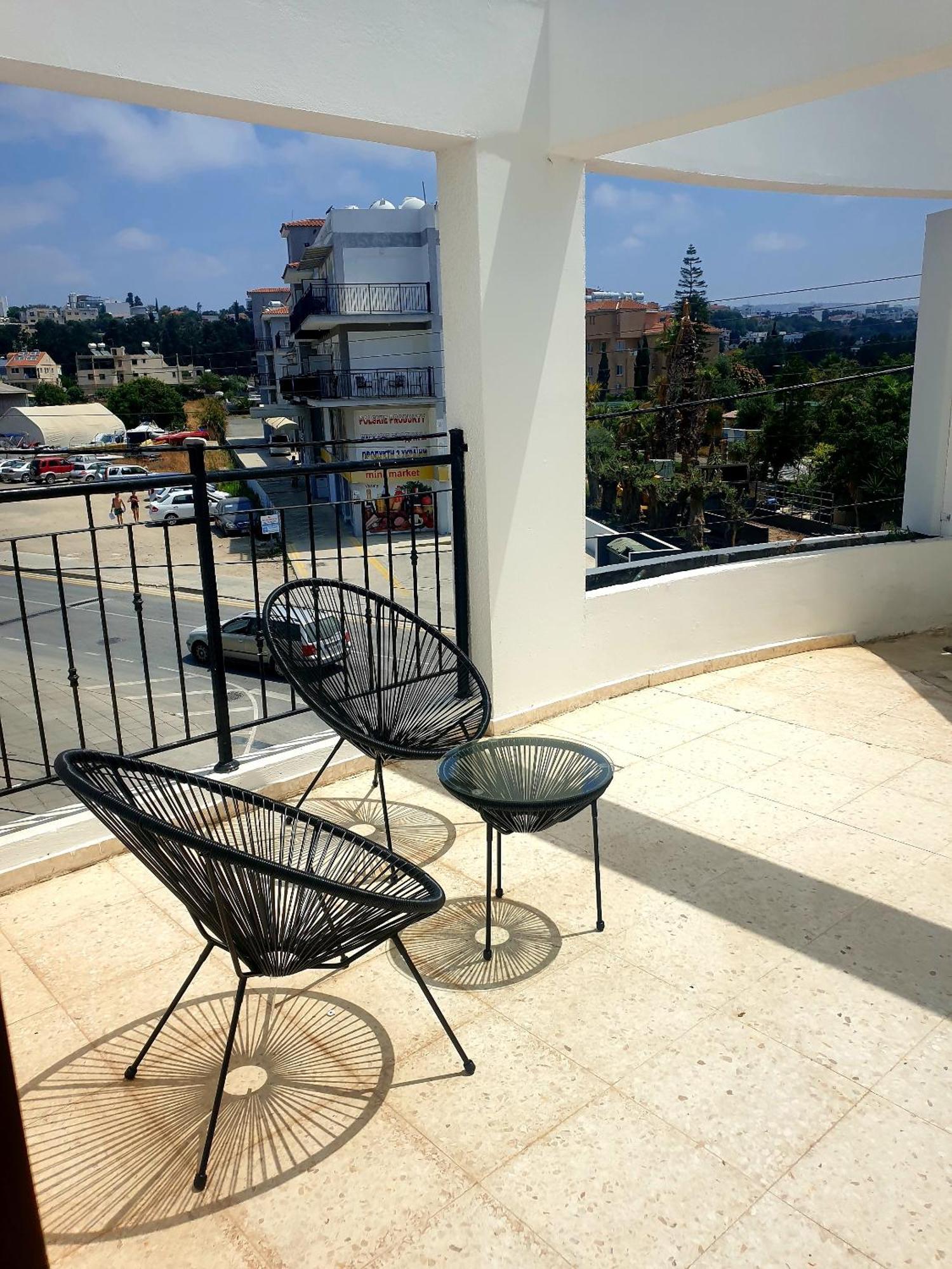 Spacious 2 Bedroom Appartment Near Mall -Internet 1Gbps Пафос Экстерьер фото